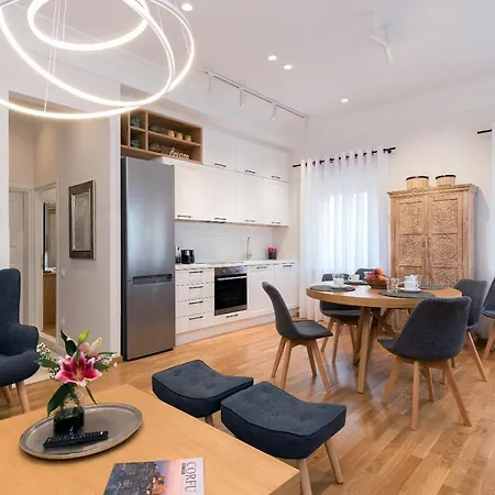 Arieni Sea View House *