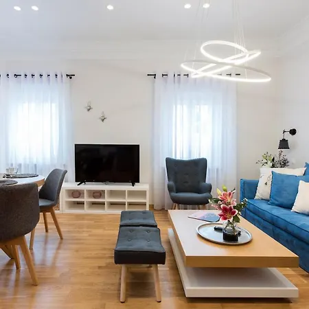 아파트 Arieni Sea View House *